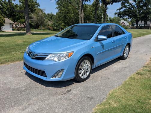 2014 Toyota Camry Hybrid XLE