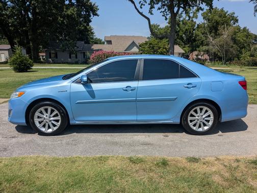 2014 Toyota Camry Hybrid XLE