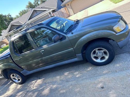 Green 2004 Ford Explorer Sport Trac XLT
