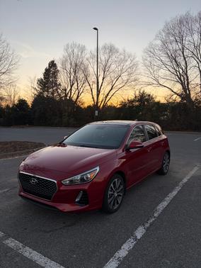 2019 Hyundai Elantra GT Base