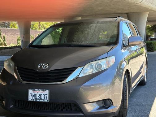 Gray 2013 Toyota Sienna LE