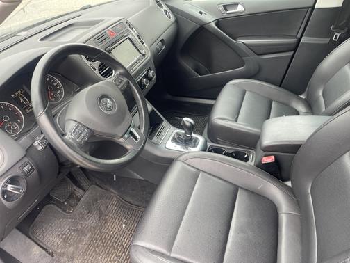 2011 Volkswagen Tiguan SE