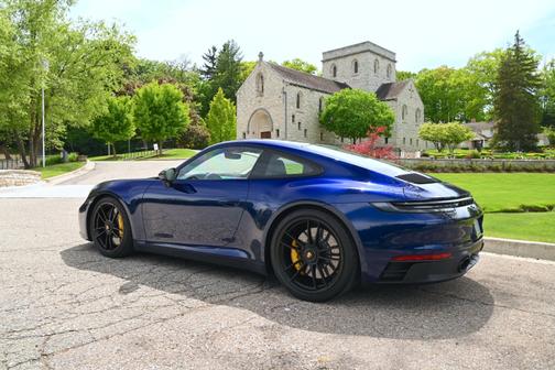 2024 Porsche 911 Carrera GTS