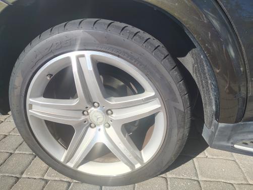 2012 Mercedes-Benz GL-Class GL 550 4MATIC