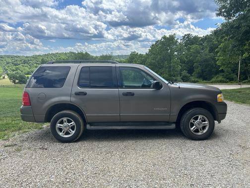 Beige 2004 Ford Explorer XLT Sport