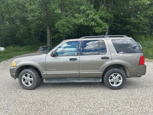Beige 2004 Ford Explorer XLT Sport