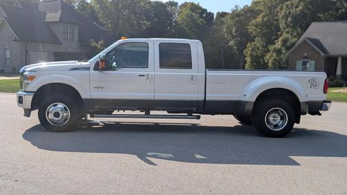 White 2016 Ford F-350 Lariat