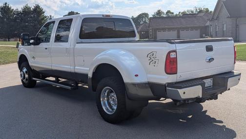 White 2016 Ford F-350 Lariat