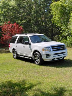 White 2017 Ford Expedition XLT