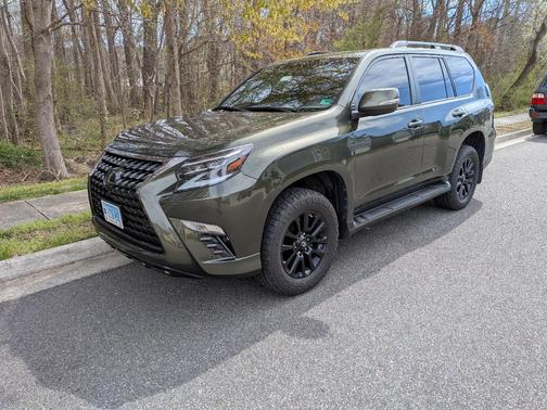 Green 2023 Lexus GX 460 Premium