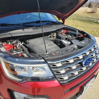 Red 2016 Ford Explorer XLT