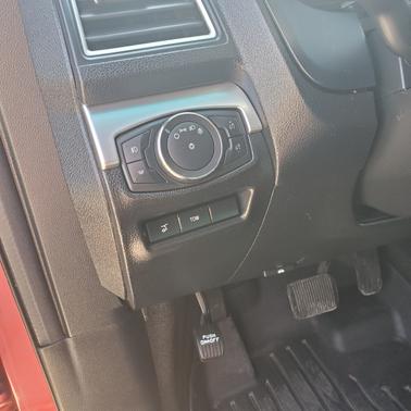 Red 2016 Ford Explorer XLT