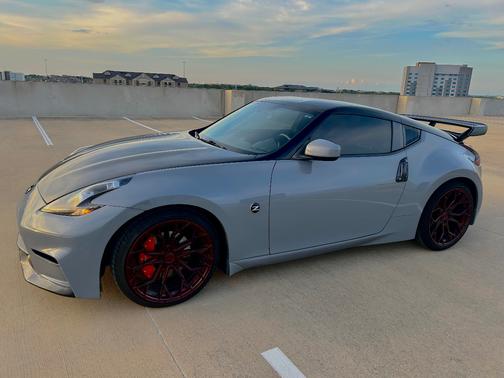 Gray 2017 Nissan 370Z Base