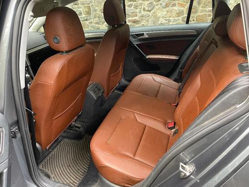 Gray 2018 Volkswagen Golf Alltrack TSI SE