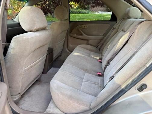 Beige 1998 Toyota Camry XLE