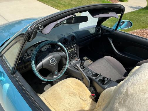 Blue 2001 Mazda MX-5 Miata Base