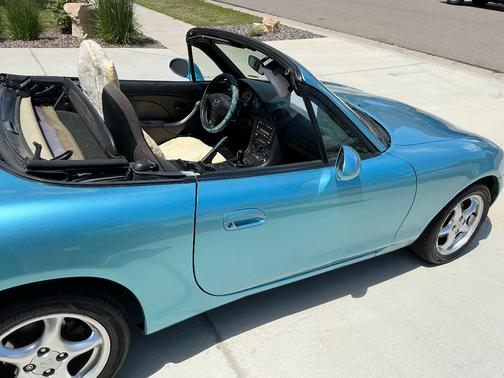 Blue 2001 Mazda MX-5 Miata Base