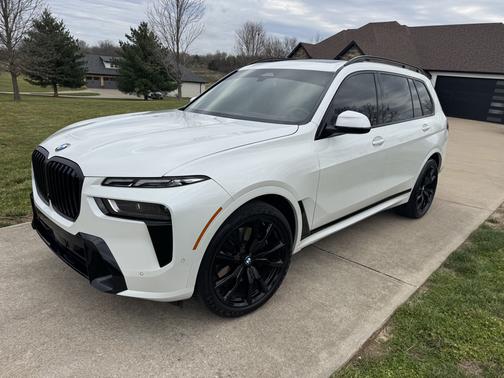 2025 BMW X7 xDrive40i