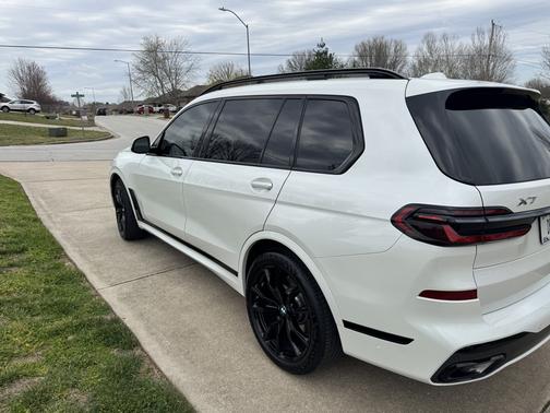 2025 BMW X7 xDrive40i