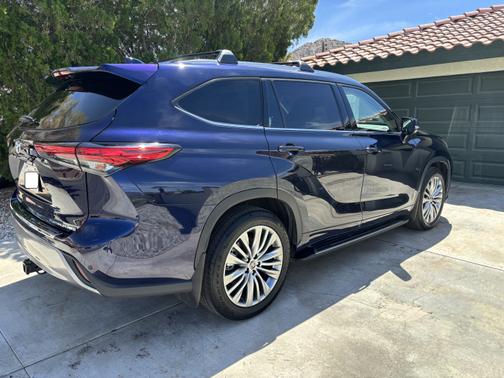 2022 Toyota Highlander Platinum