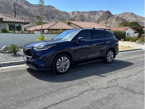 2022 Toyota Highlander Platinum