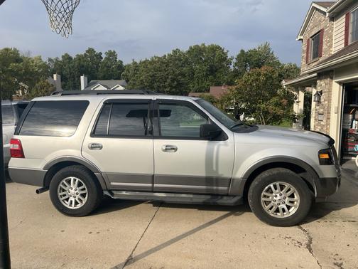 Gray 2012 Ford Expedition King Ranch