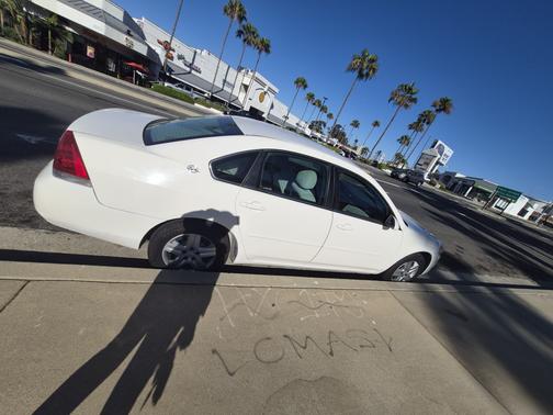 White 2007 Chevrolet Impala LS
