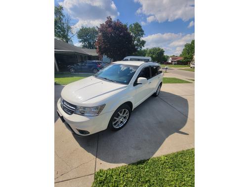 White 2016 Dodge Journey SXT