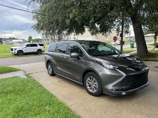 2021 Toyota Sienna XLE