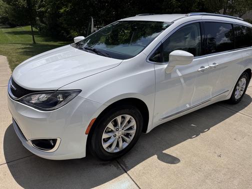 2018 Chrysler Pacifica Touring-L Plus
