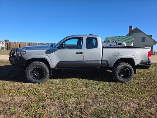 2017 Toyota Tacoma SR5