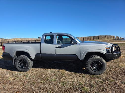 2017 Toyota Tacoma SR5