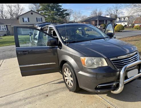 Gray 2015 Chrysler Town & Country Touring