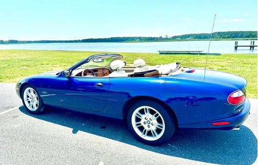 2001 Jaguar XK8 Base