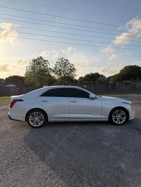 2021 Cadillac CT4 Luxury