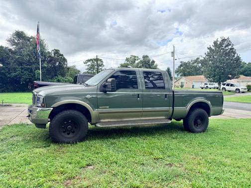 Green 2004 Ford F-250 Lariat Crew Cab Super Duty