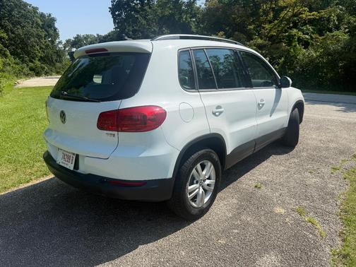 White 2017 Volkswagen Tiguan Limited 2.0T