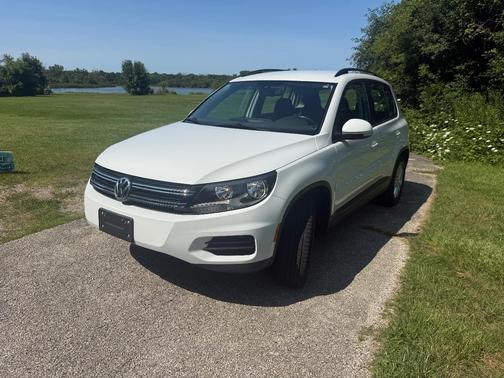 White 2017 Volkswagen Tiguan Limited 2.0T