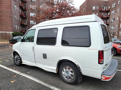 White 1998 Chevrolet Astro Base