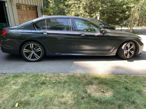 2018 BMW 750 i