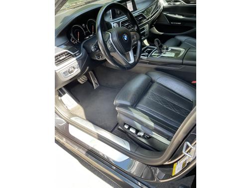 2018 BMW 750 i