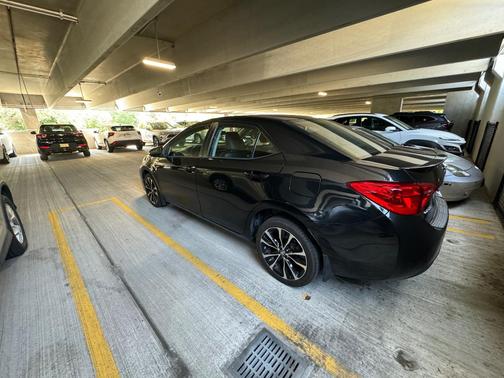 Black 2019 Toyota Corolla SE