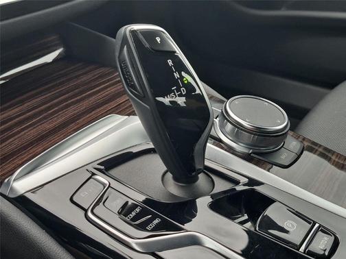 Black 2021 BMW 530 i