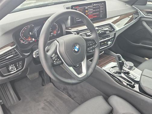 Black 2021 BMW 530 i