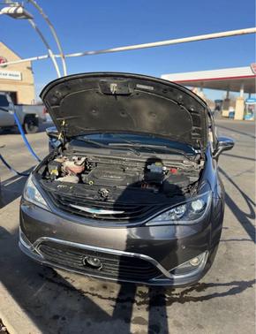 Gray 2018 Chrysler Pacifica Hybrid Limited