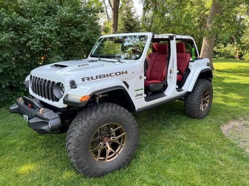 White 2024 Jeep Wrangler Rubicon 392