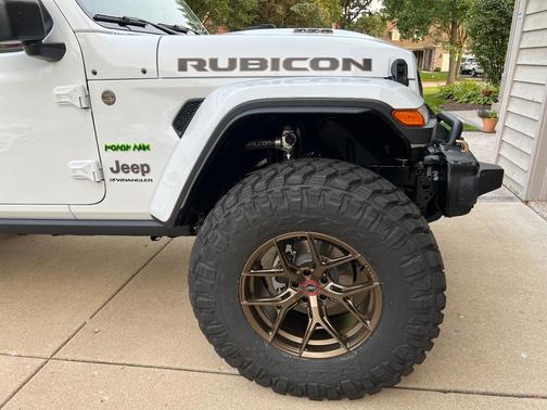 White 2024 Jeep Wrangler Rubicon 392