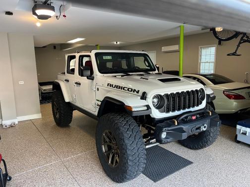 White 2024 Jeep Wrangler Rubicon 392