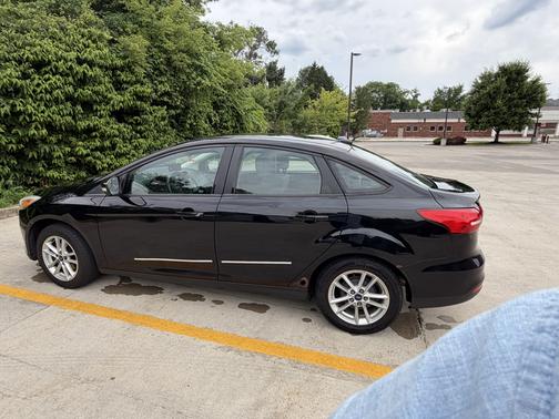 Black 2016 Ford Focus SE