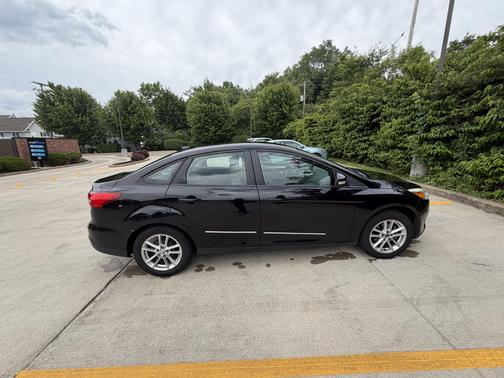 Black 2016 Ford Focus SE